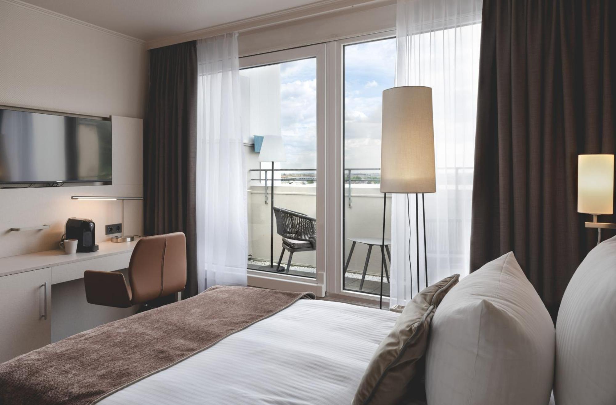 Leonardo Center 4*